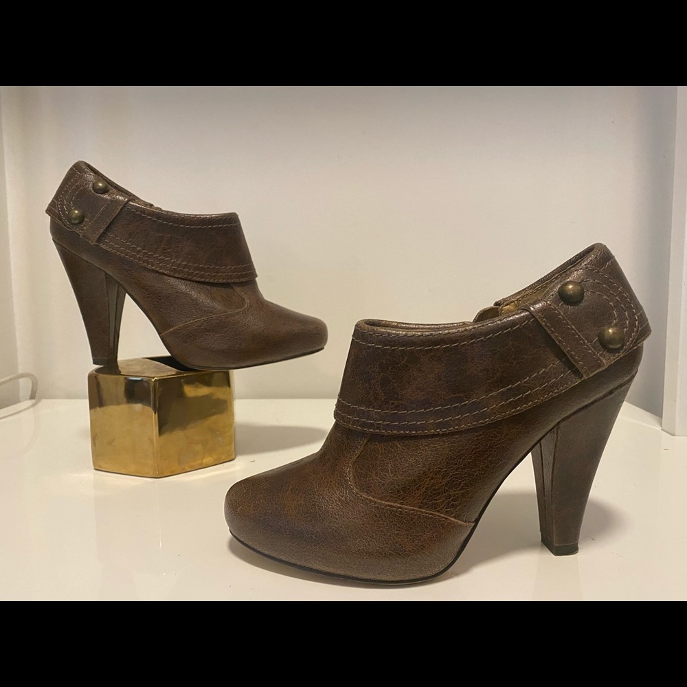 Seychelles ankle bootie size 7.5!!